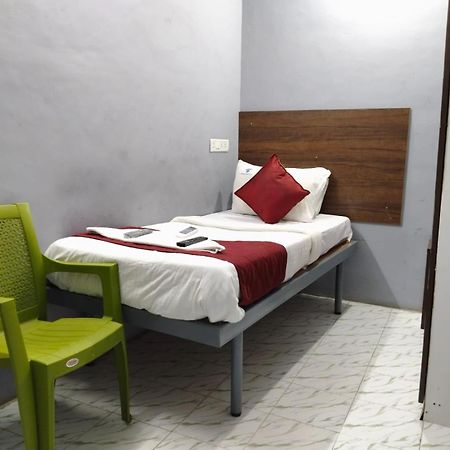 Skyry Hotel Iyyapanthangal Chennai Luaran gambar