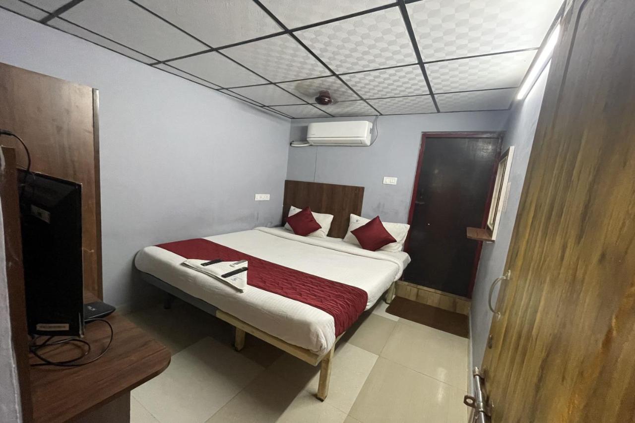 Skyry Hotel Iyyapanthangal Chennai Luaran gambar