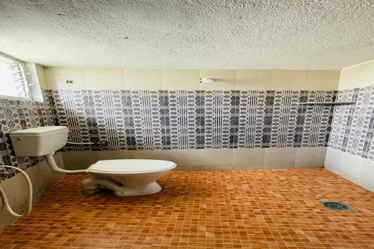 Skyry Hotel Iyyapanthangal Chennai Luaran gambar