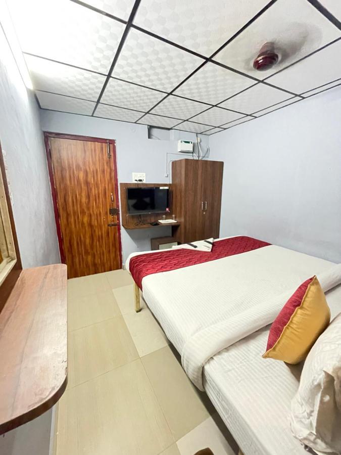 Skyry Hotel Iyyapanthangal Chennai Luaran gambar