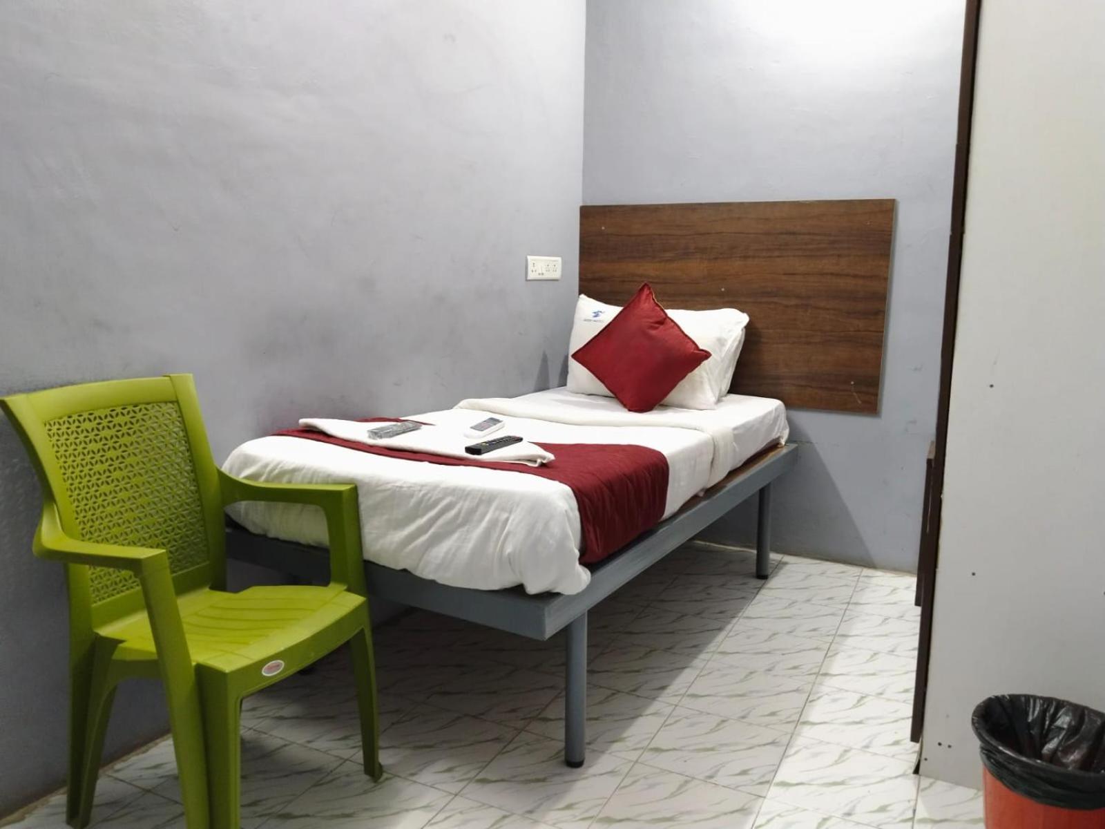 Skyry Hotel Iyyapanthangal Chennai Luaran gambar