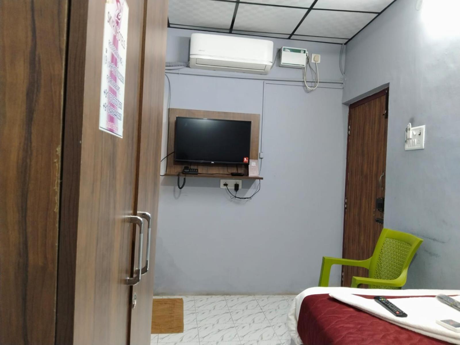 Skyry Hotel Iyyapanthangal Chennai Luaran gambar